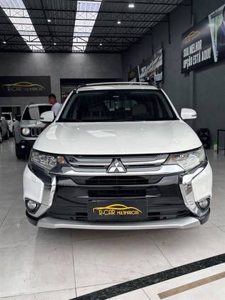 MITSUBISHI OUTLANDER 3.0 GT 4X4 V6 24V GASOLINA 4P AUTOMÁTICO MITSUBISHI OUTLANDER 3.0 GT 4X4 V6 24V GASOLINA 4P AUTOMÁTICO